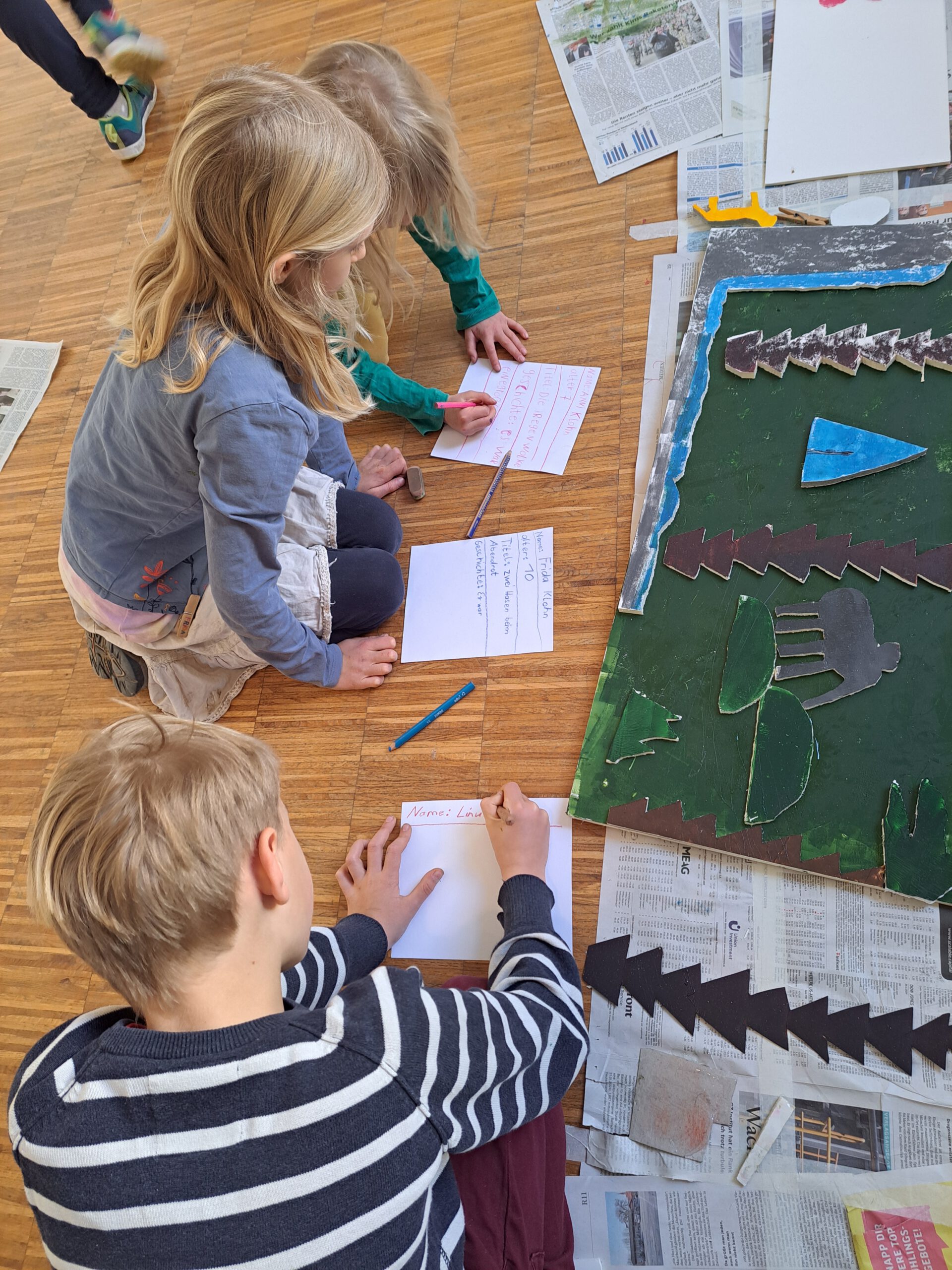 Kinder bei einem Museumsprogramm in Dachau